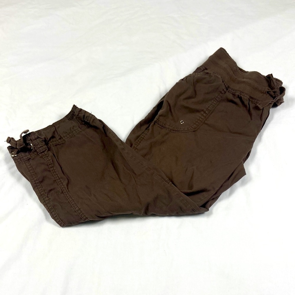 Liz Lange for Target maternity brown Capri pants with an elastic waist size 12